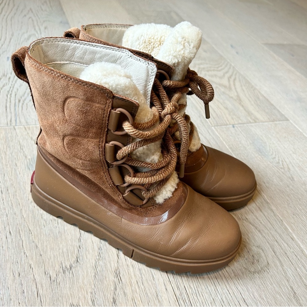 Sorel boots size 7 good condition